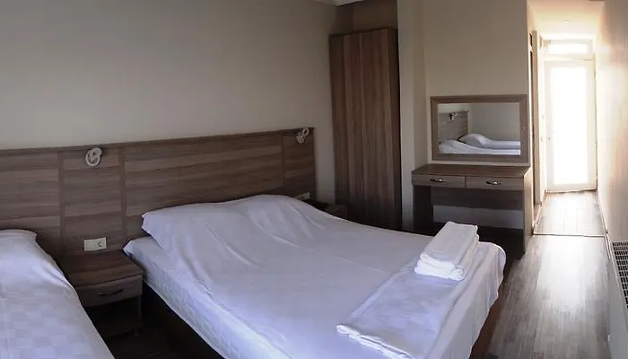 - Szálloda Kıyıköy